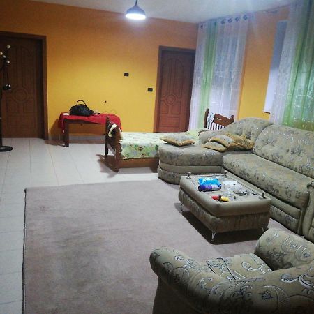 Hotel Albania 格勒姆 外观 照片