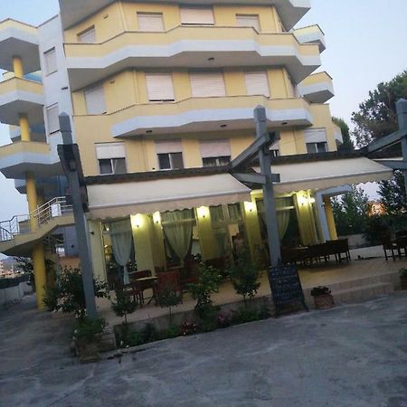 Hotel Albania 格勒姆 外观 照片